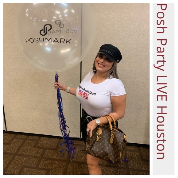 Hi I’m Debbie @stylebelladoll - Picture 3 of 7